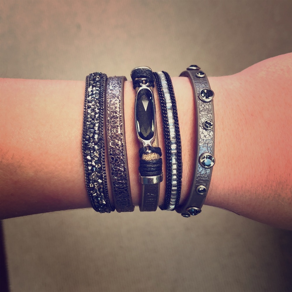 GOOD WORKS LAYERED BRACELET WITH QUOTES